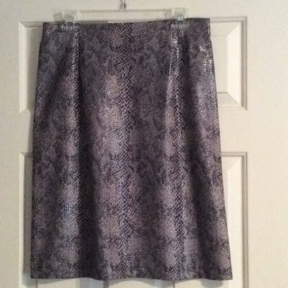 🍁 BUNDLE 2 For $10 - Faux Snake Skirt - 12
